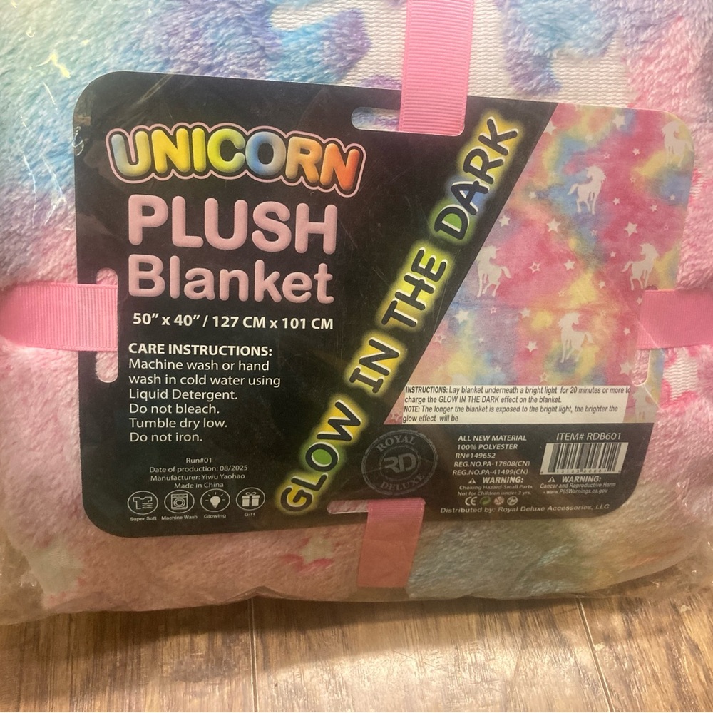 Set of 2 Rainbow Unicorn Plush Blankets - Picture 2 of 3